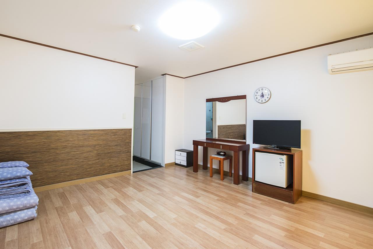 Jeju Youth Hostel Εξωτερικό φωτογραφία