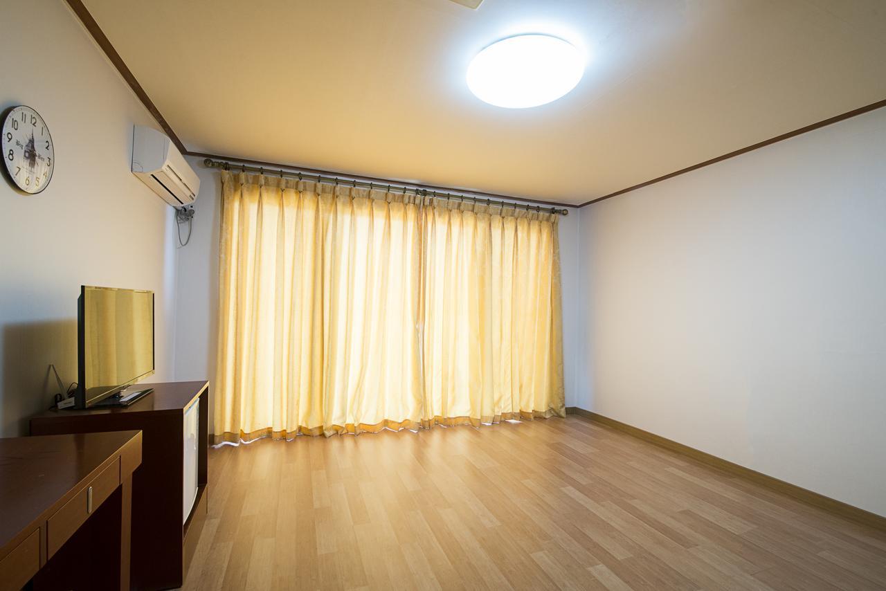 Jeju Youth Hostel Εξωτερικό φωτογραφία