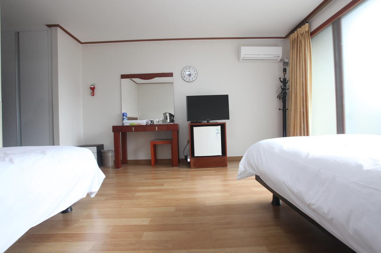 Jeju Youth Hostel Εξωτερικό φωτογραφία